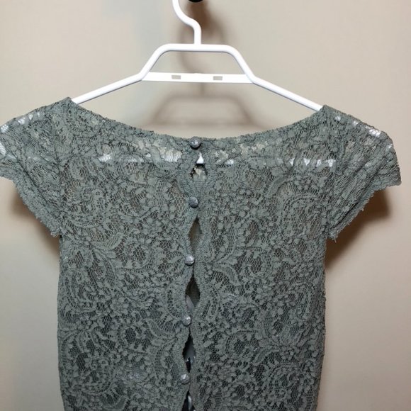 Size 6 Belsoie Grey Lace Short Sleeve Dress - Picture 8 of 14